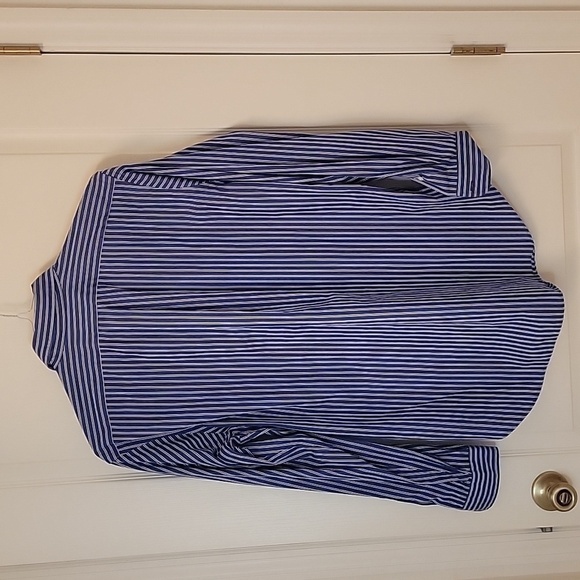 Ralph Lauren Classic Fit, Blue and White Striped Button Down, Size M, EUC - Picture 3 of 9
